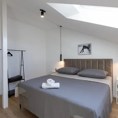 Panorama Apartment *