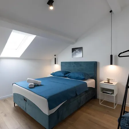 Panorama Apartment *